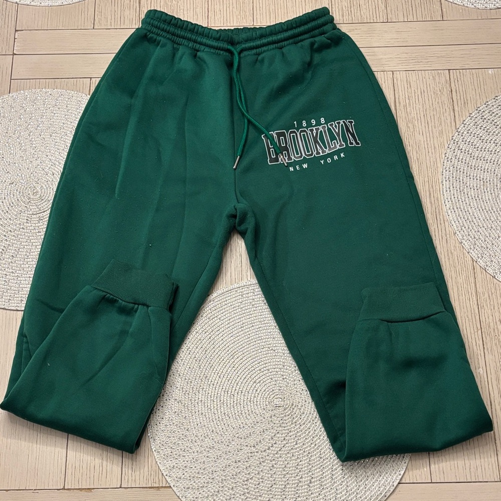 Brooklyn Green Drawstring Sweatpants